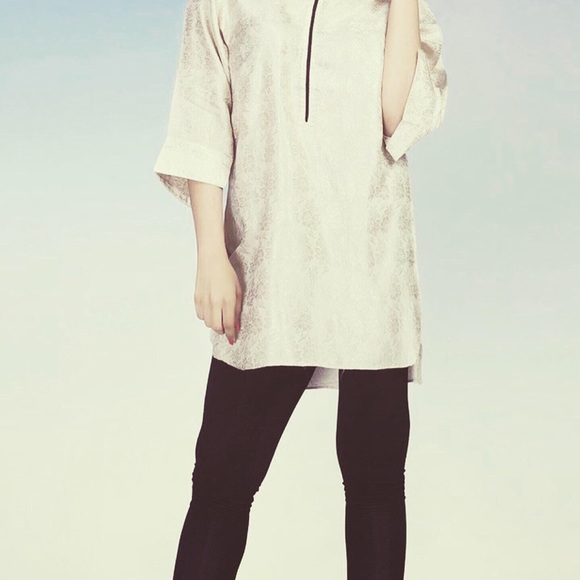 Clothes - Picture 5 of 8